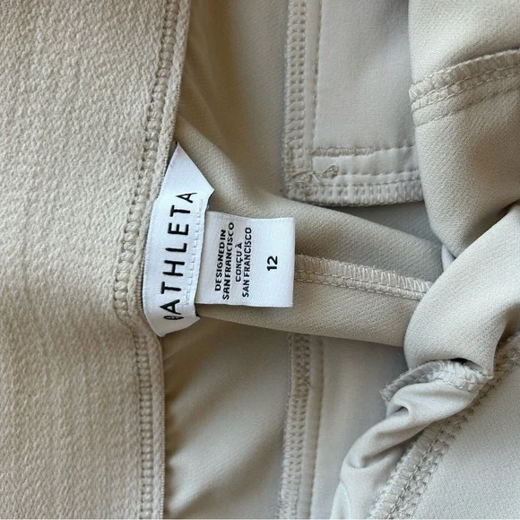 Athleta Endless High Rise Cargo Pant. Like new. Stretch. No wrinkles! Recycled. - Picture 10 of 15